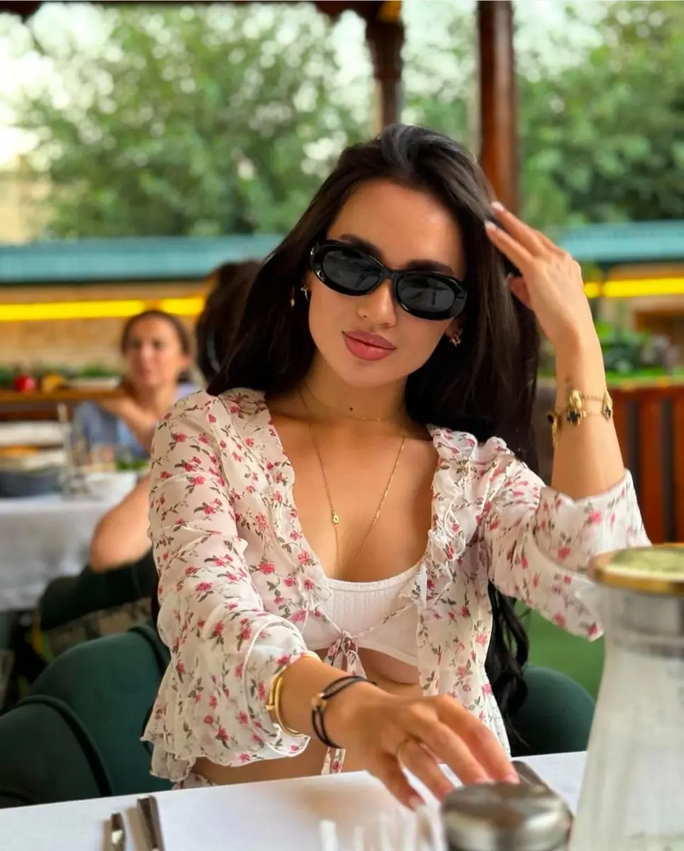 Алия escort in Kazan