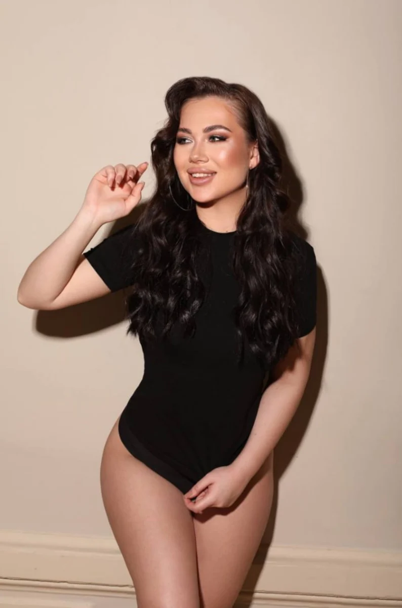 Амелия escort in Kazan