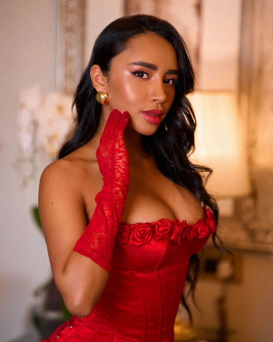 Амина escort in Kazan