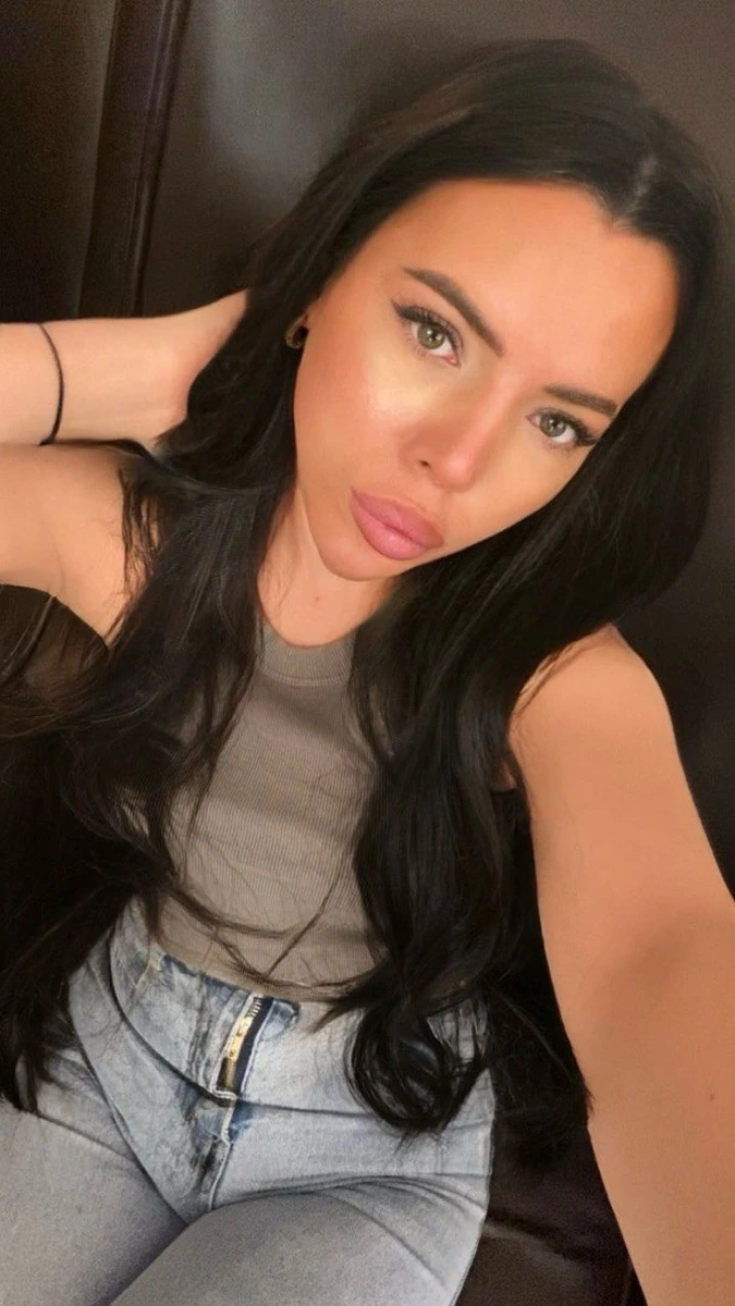 Амира escort in Kazan