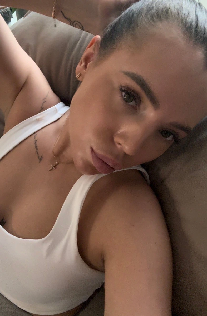 Амира escort in Kazan