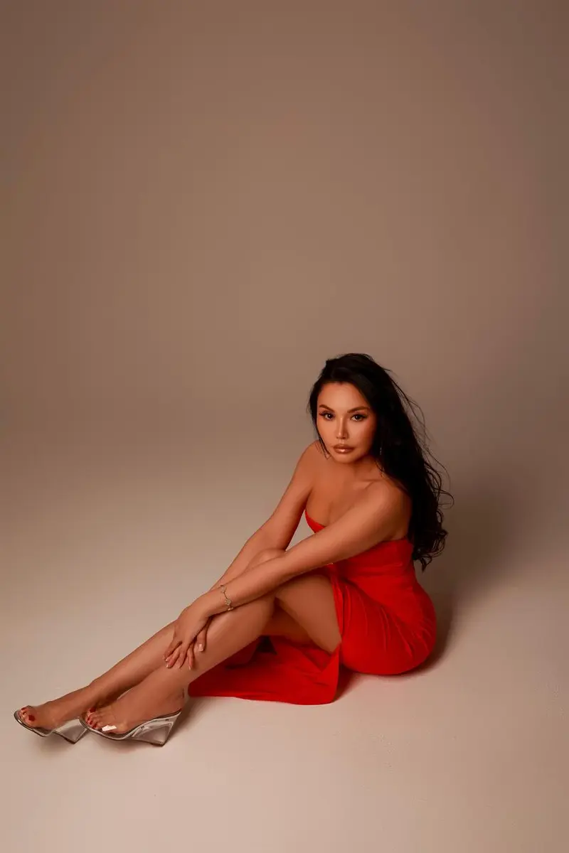 Азалия escort in Kazan