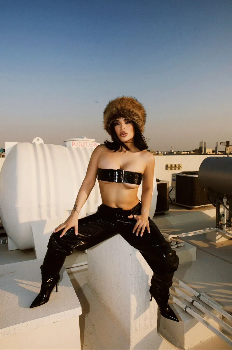 Делия escort in Kazan