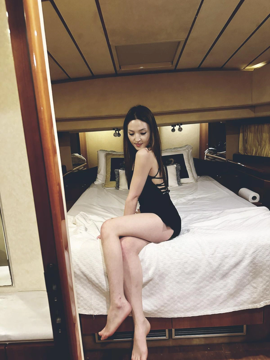 Дженни escort in Kazan