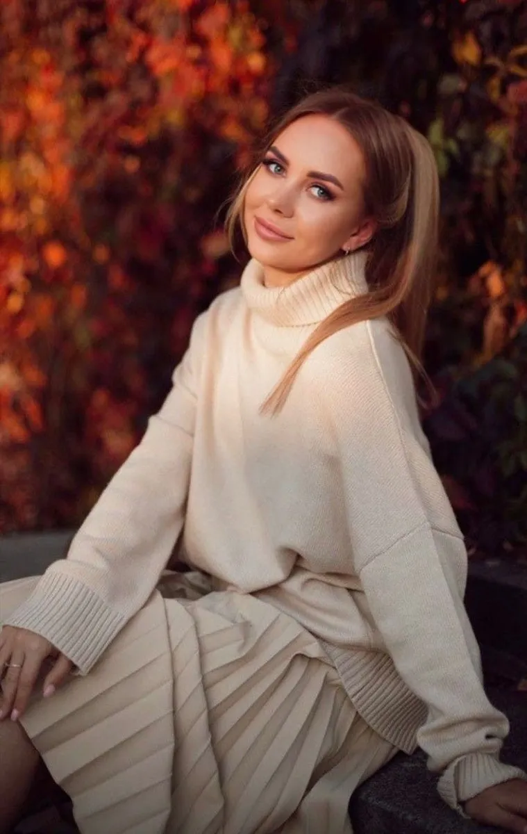 Елена escort in Kazan