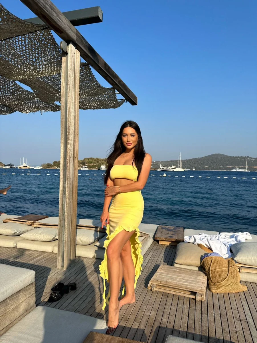 Глория escort in Kazan