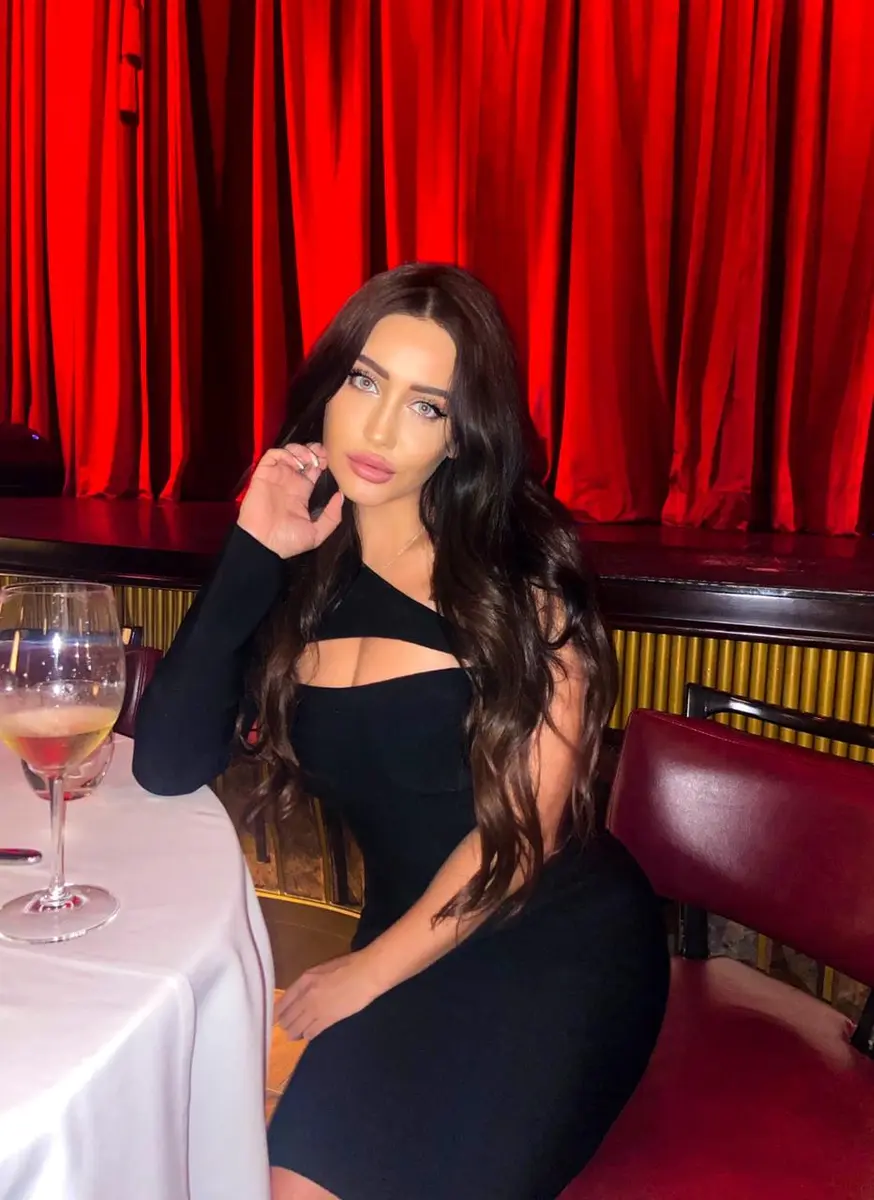 Глория escort in Kazan