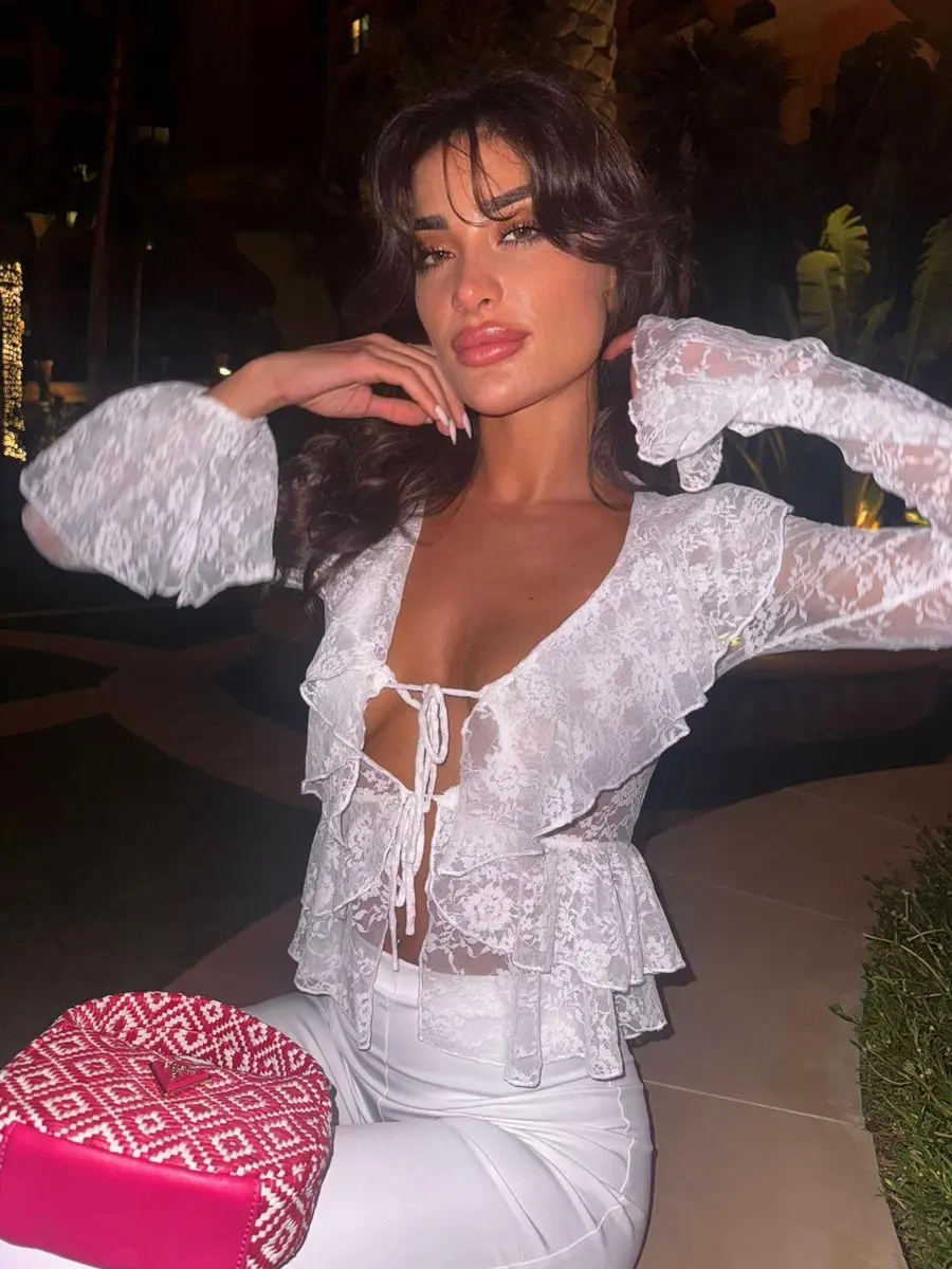 Изабель escort in Kazan