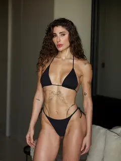 Изабелла escort in Kazan