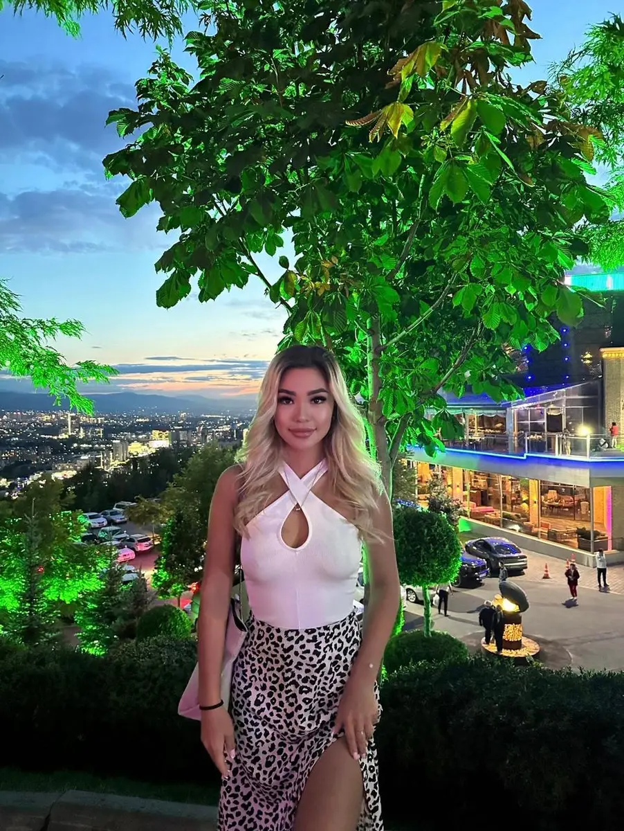 Карен escort in Kazan