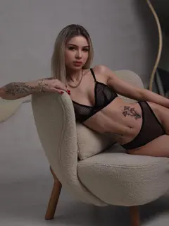 Кари escort in Kazan