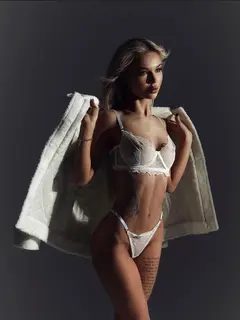 Кари escort in Kazan