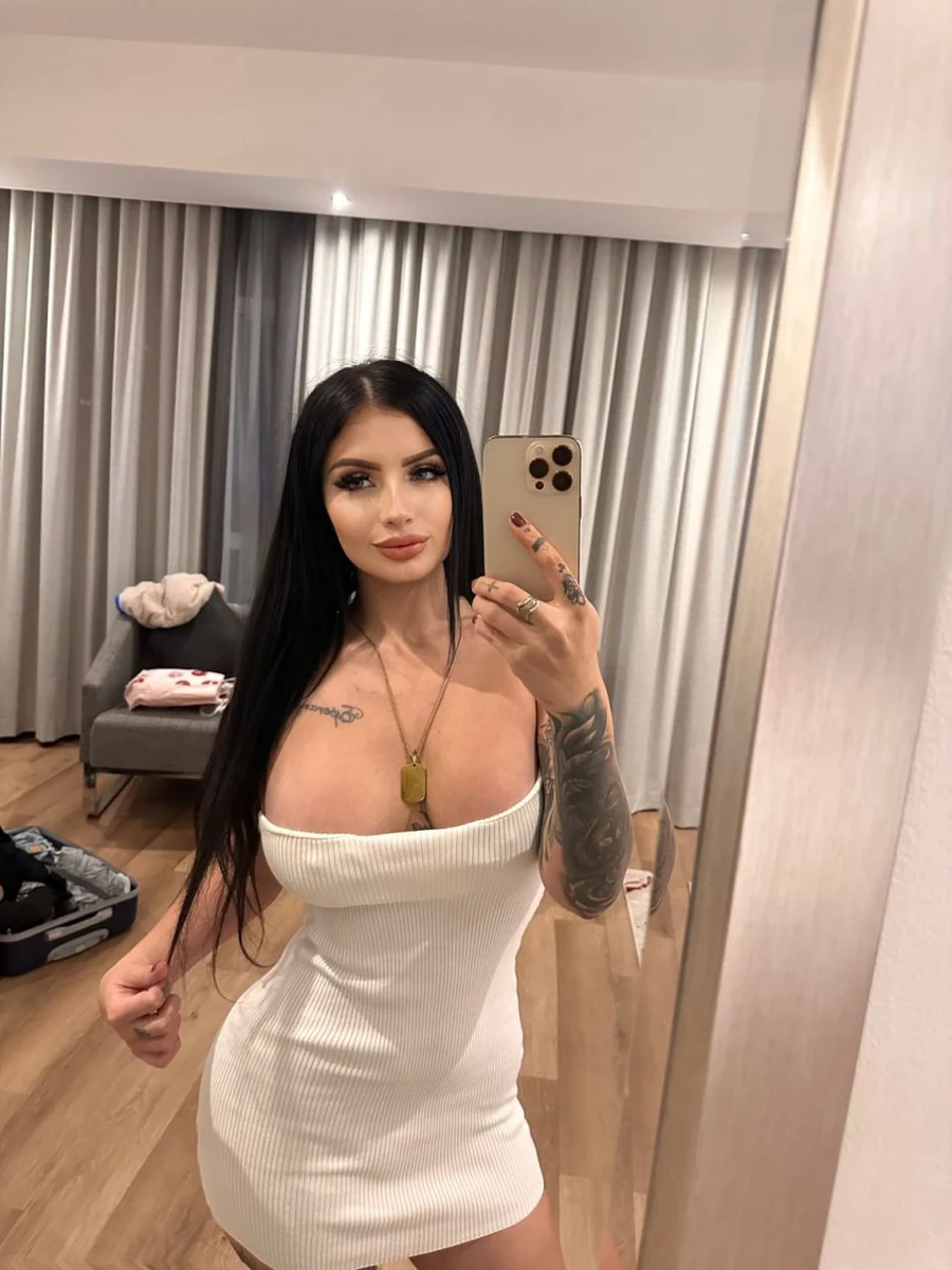 Каролина escort in Kazan