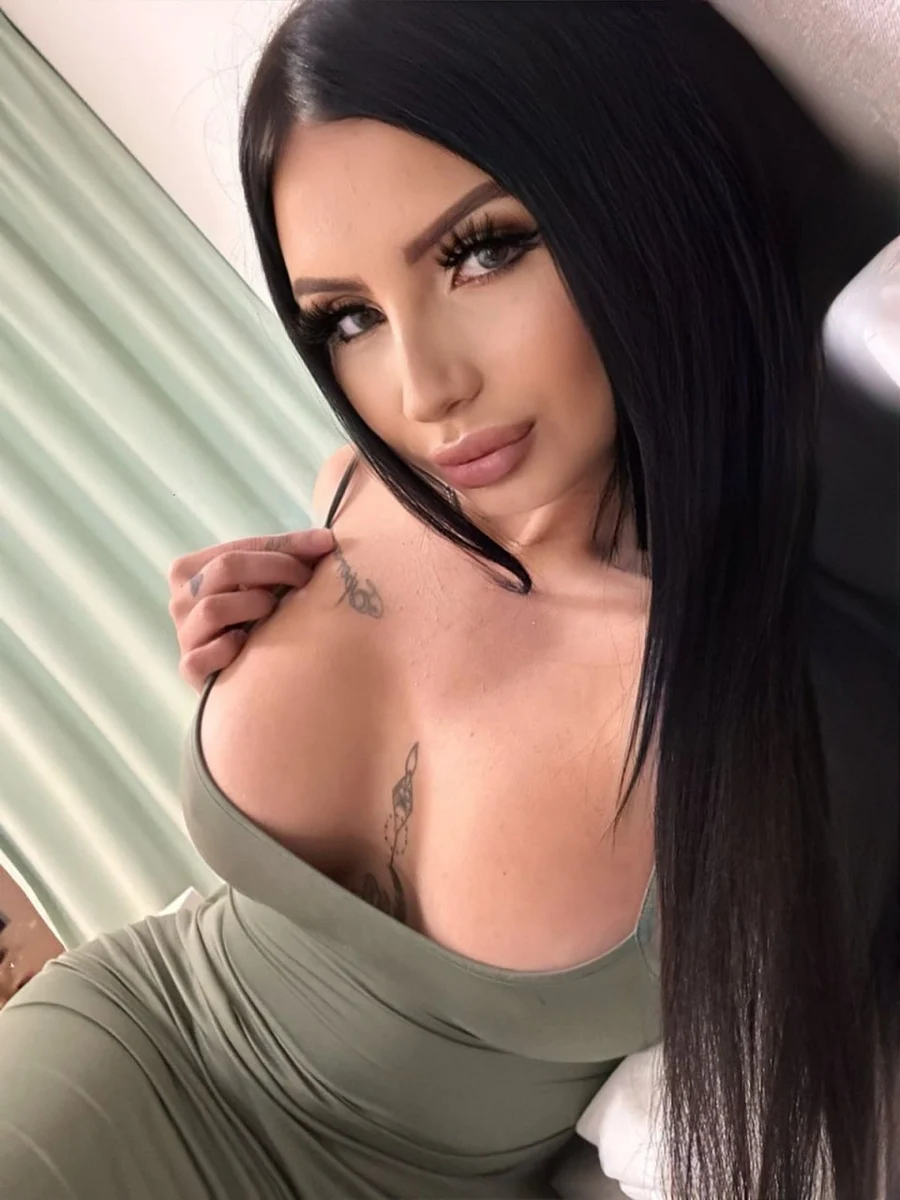 Каролина escort in Kazan