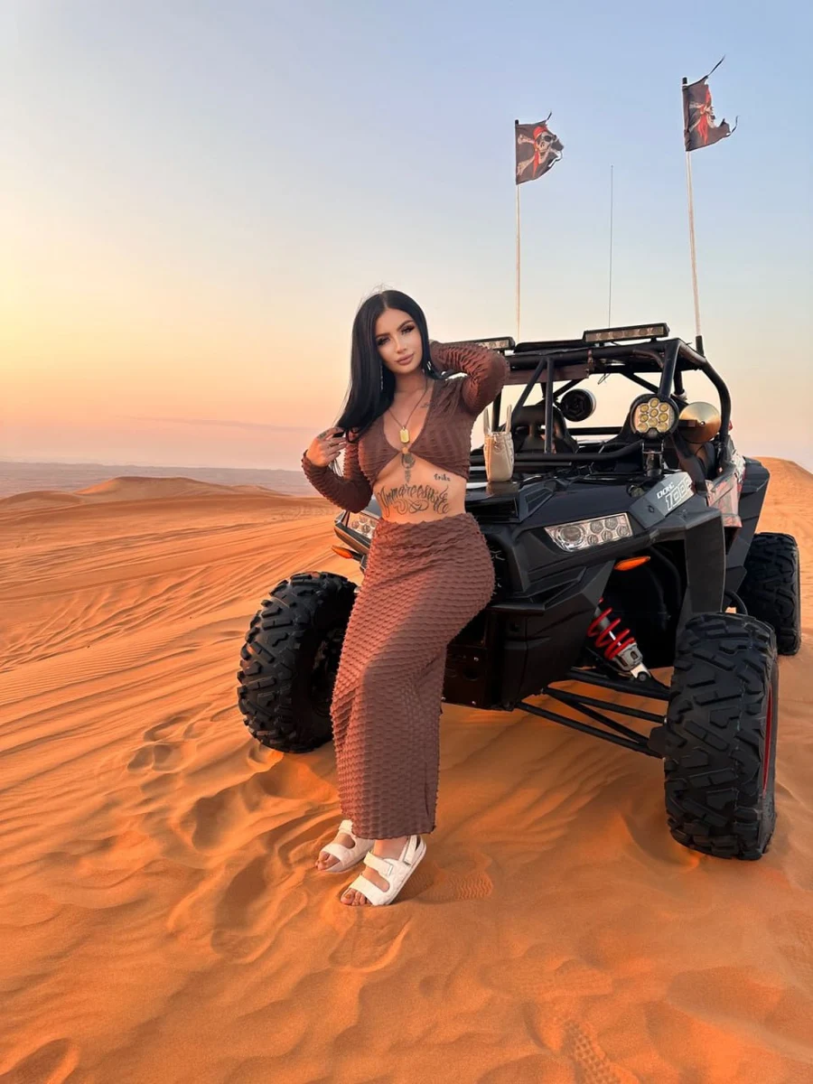 Каролина escort in Kazan