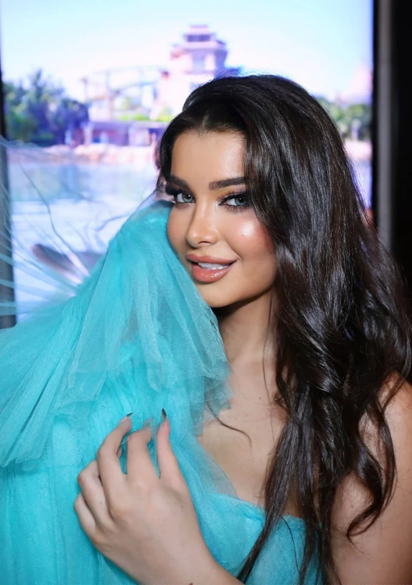 Кассандра escort in Kazan