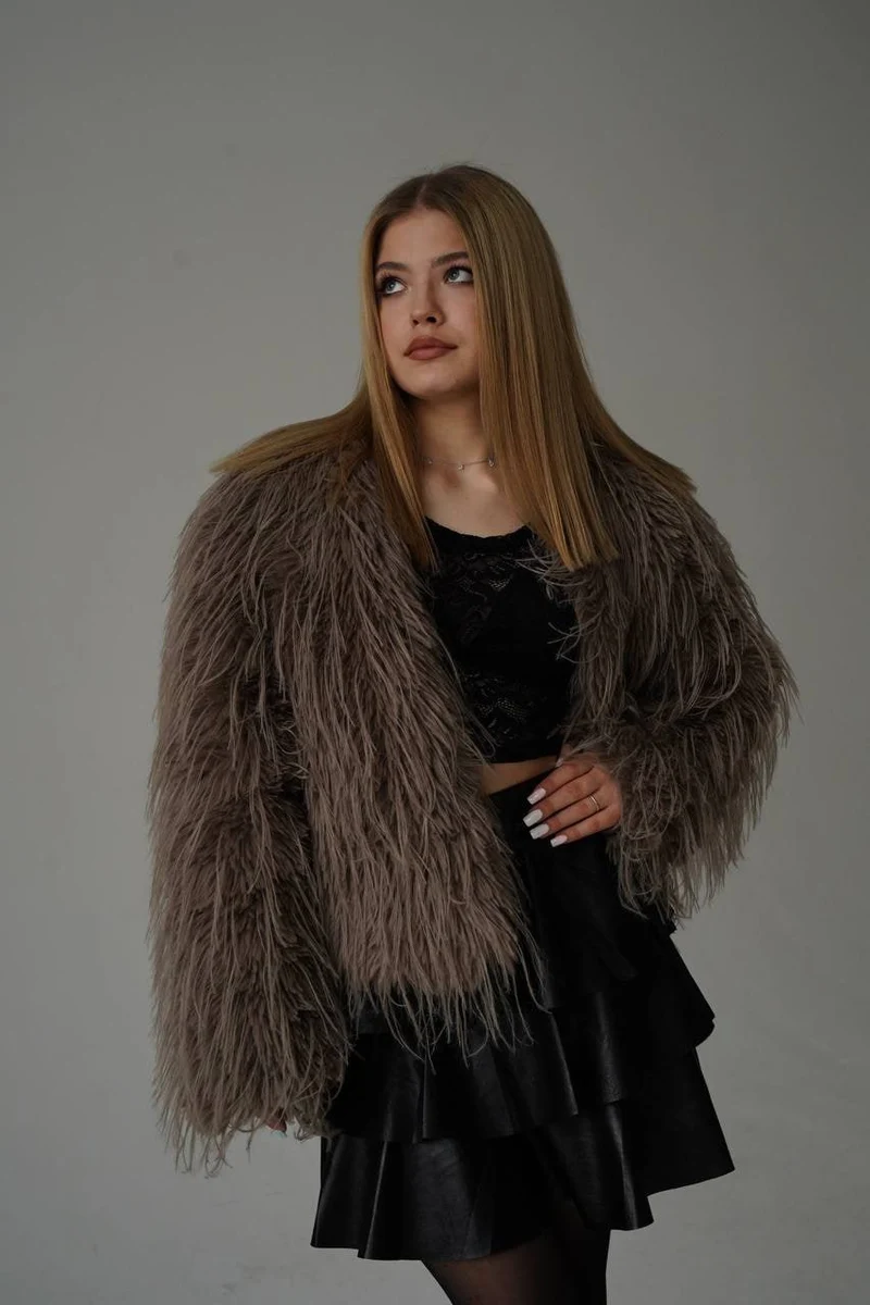 Кэролайн escort in Kazan