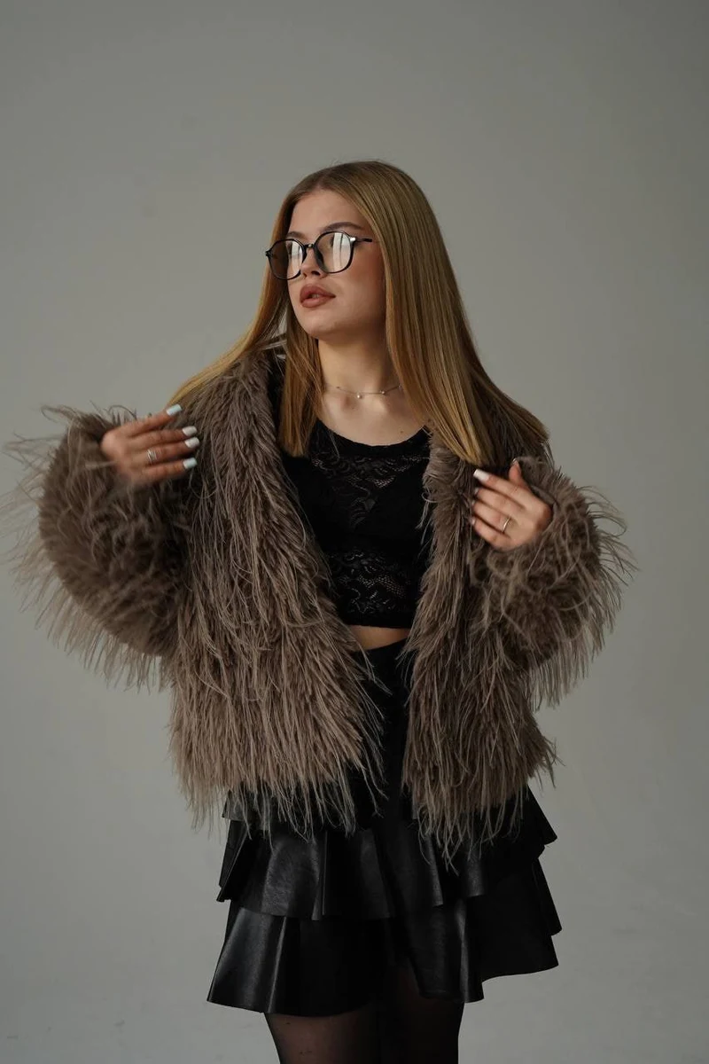 Кэролайн escort in Kazan