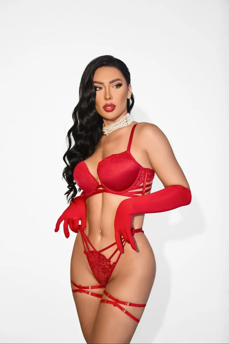 Клоя escort in Kazan