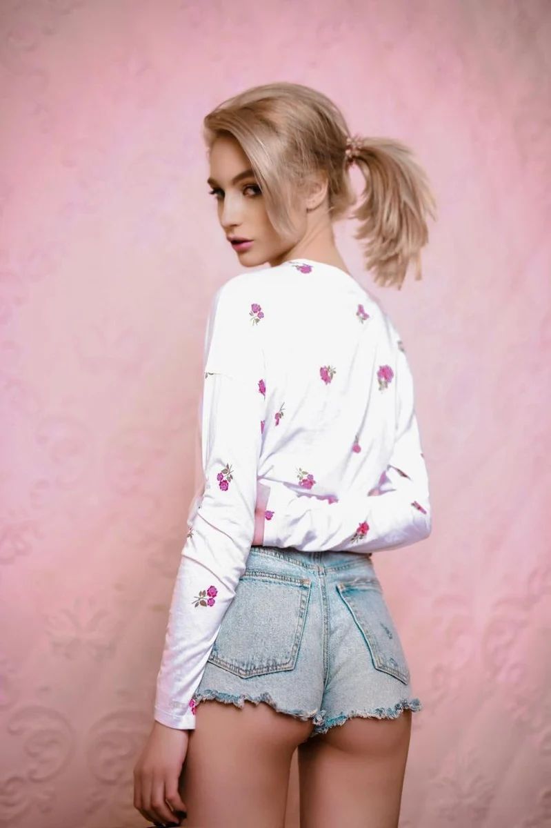 Лина escort in Kazan