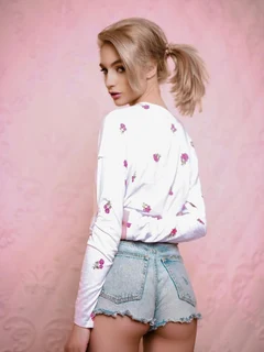 Лина escort in Kazan