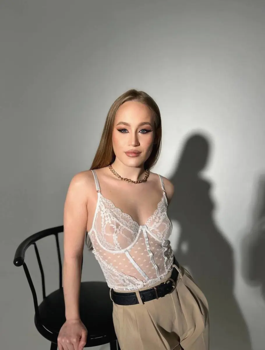 Линда escort in Kazan