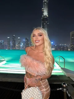 Лиза escort in Kazan