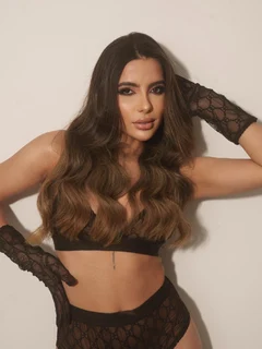 Лора escort in Kazan