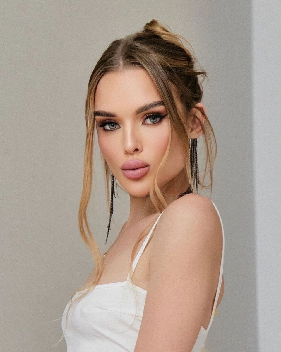 Мария escort in Kazan