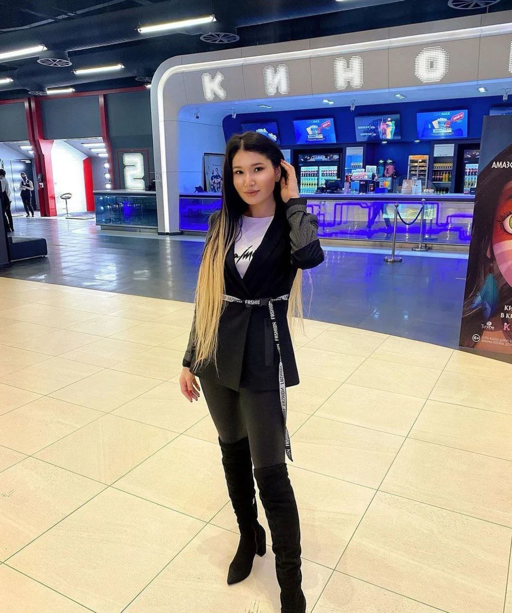 Мэйзи escort in Kazan