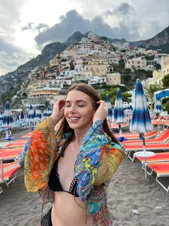 Надя escort in Kazan