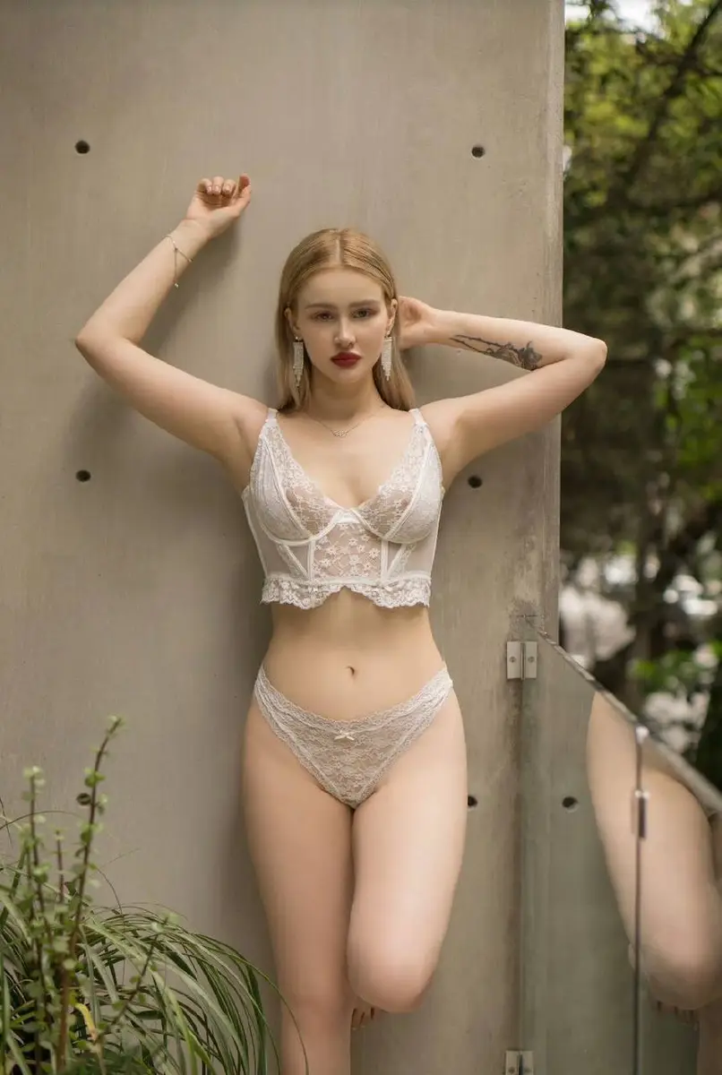 Ната escort in Kazan