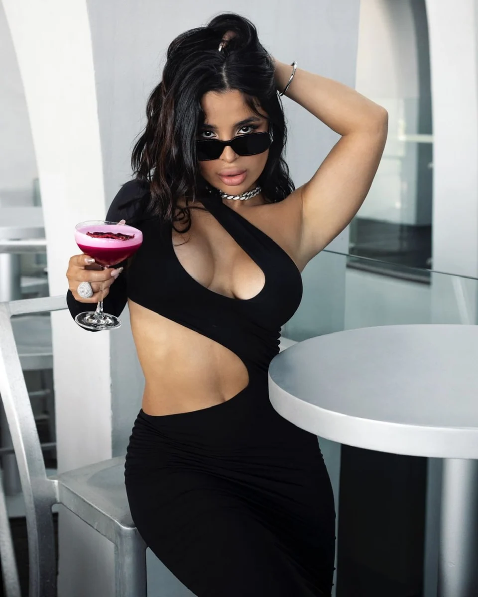 Несса escort in Kazan