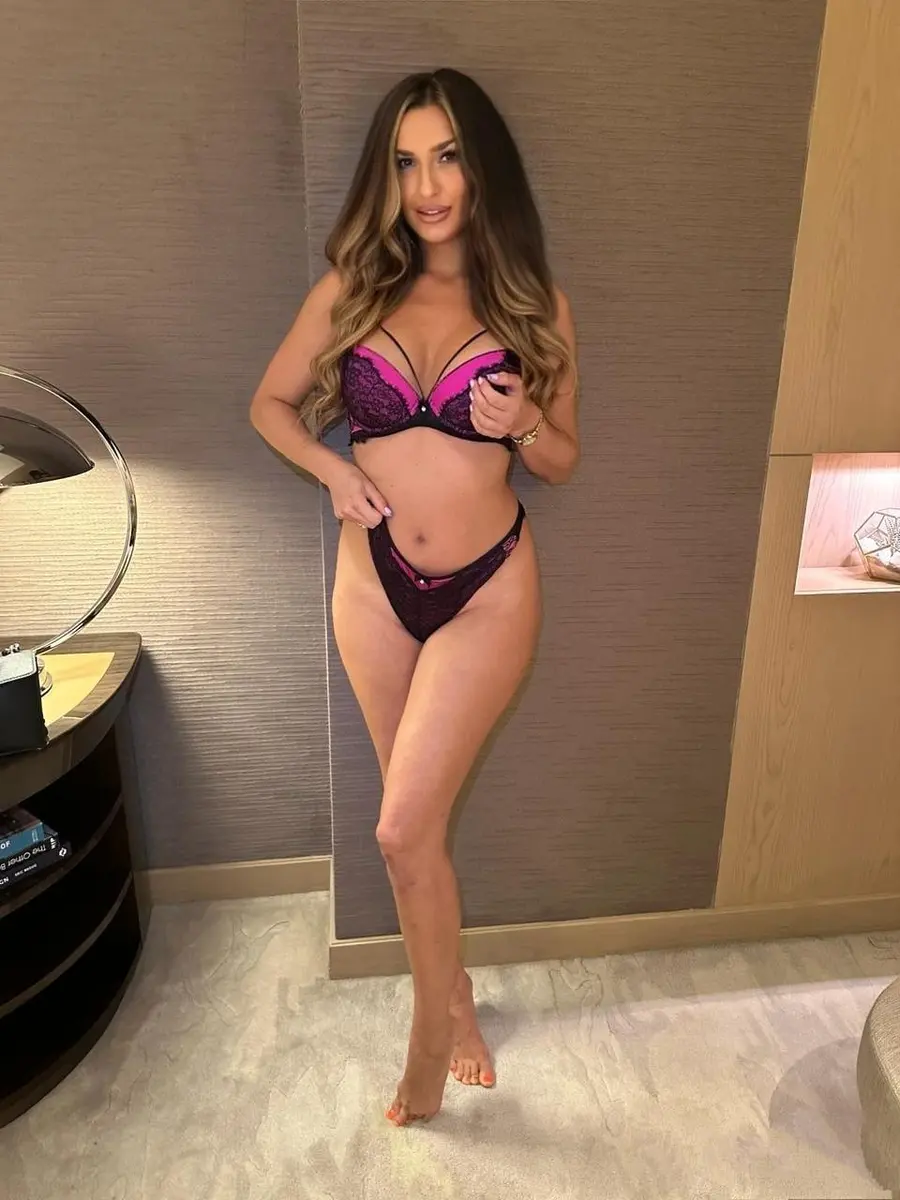 Нинель escort in Kazan