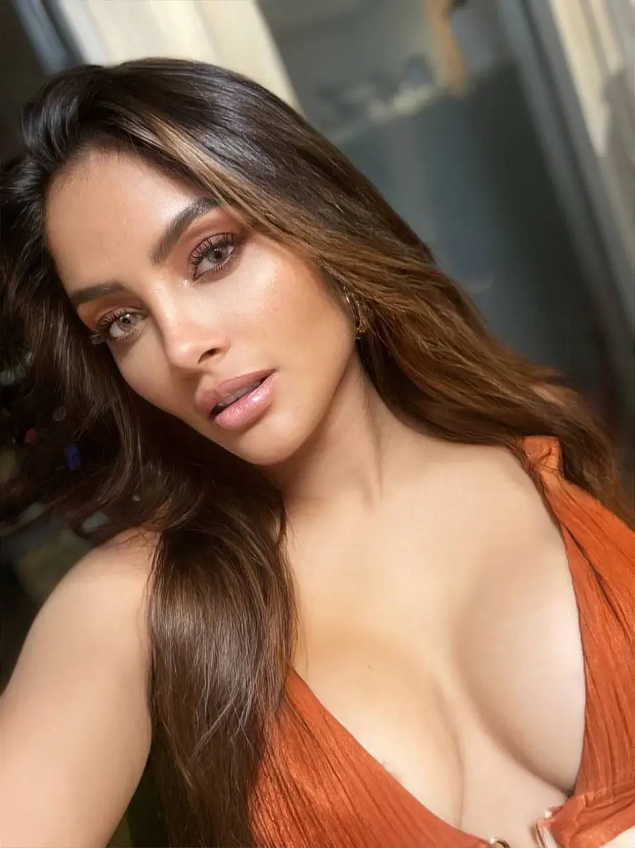 Нора escort in Kazan