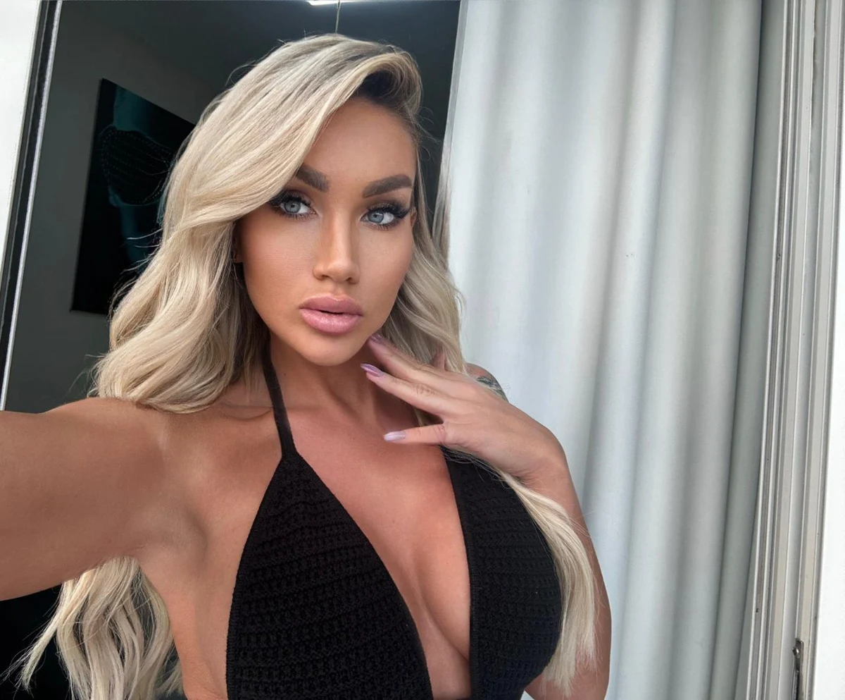 Норина escort in Kazan