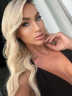 Норина escort in Kazan