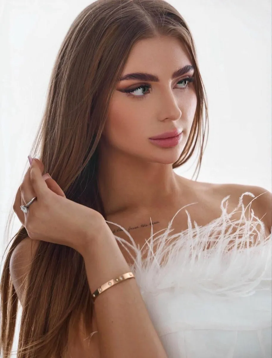 Полина escort in Kazan