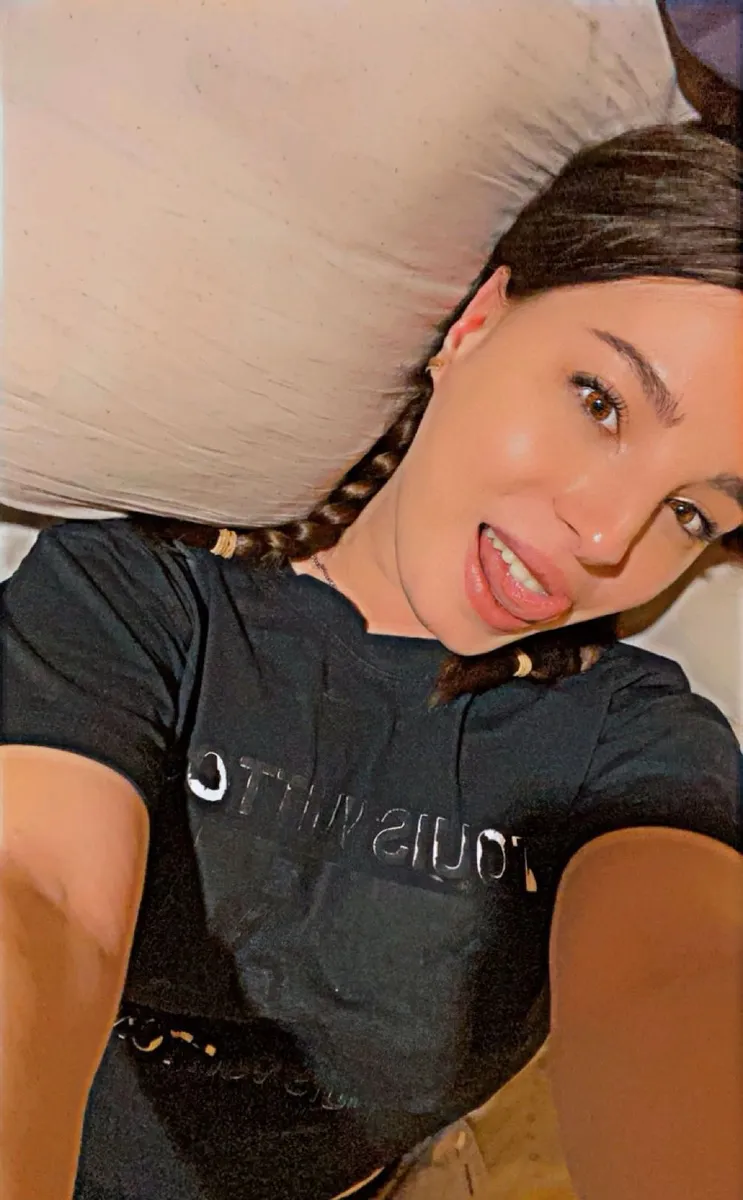 Ребекка escort in Kazan