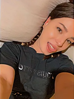 Ребекка escort in Kazan