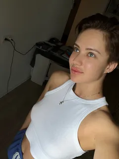 Сандра escort in Kazan