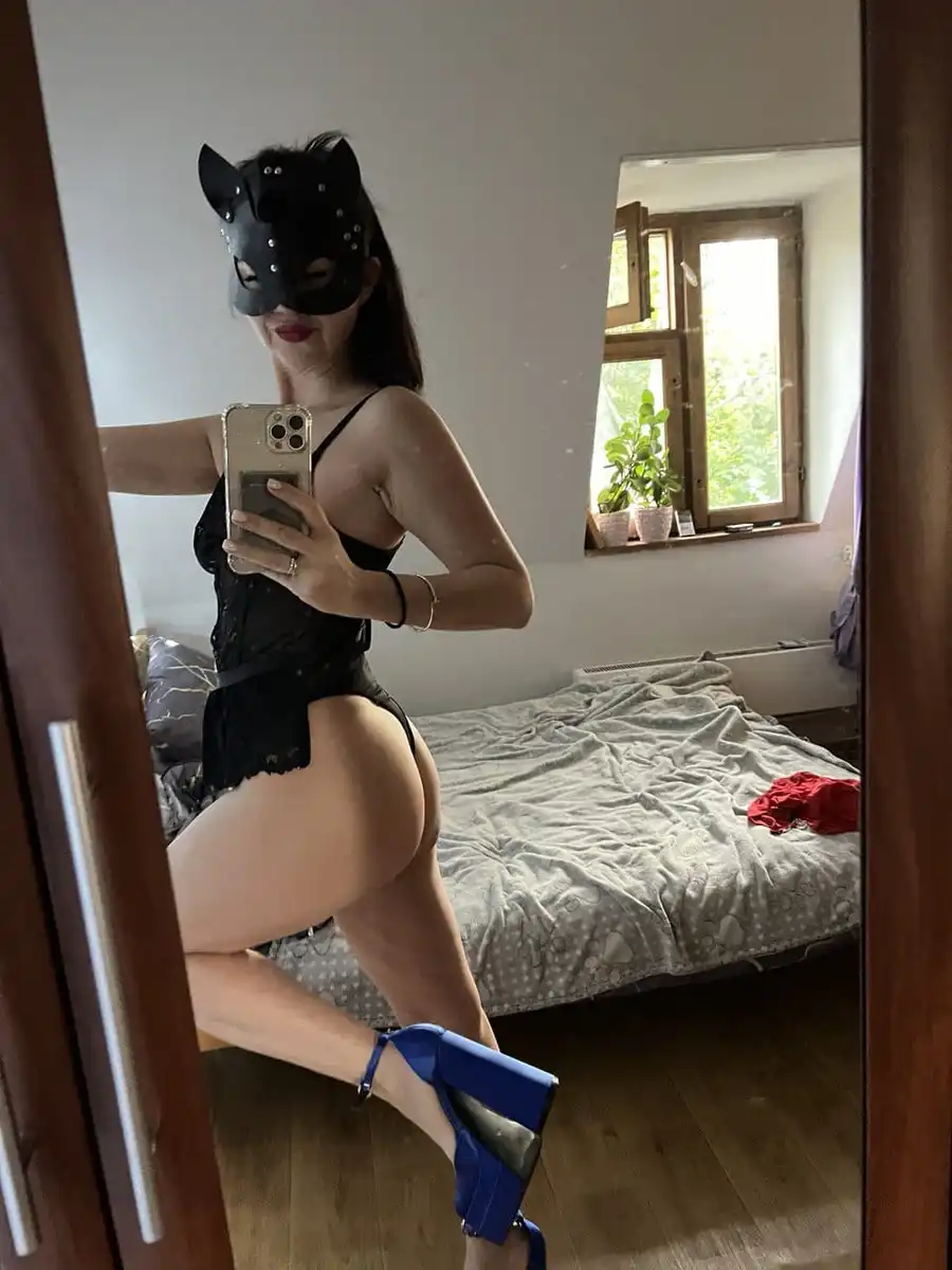 Саша escort in Kazan