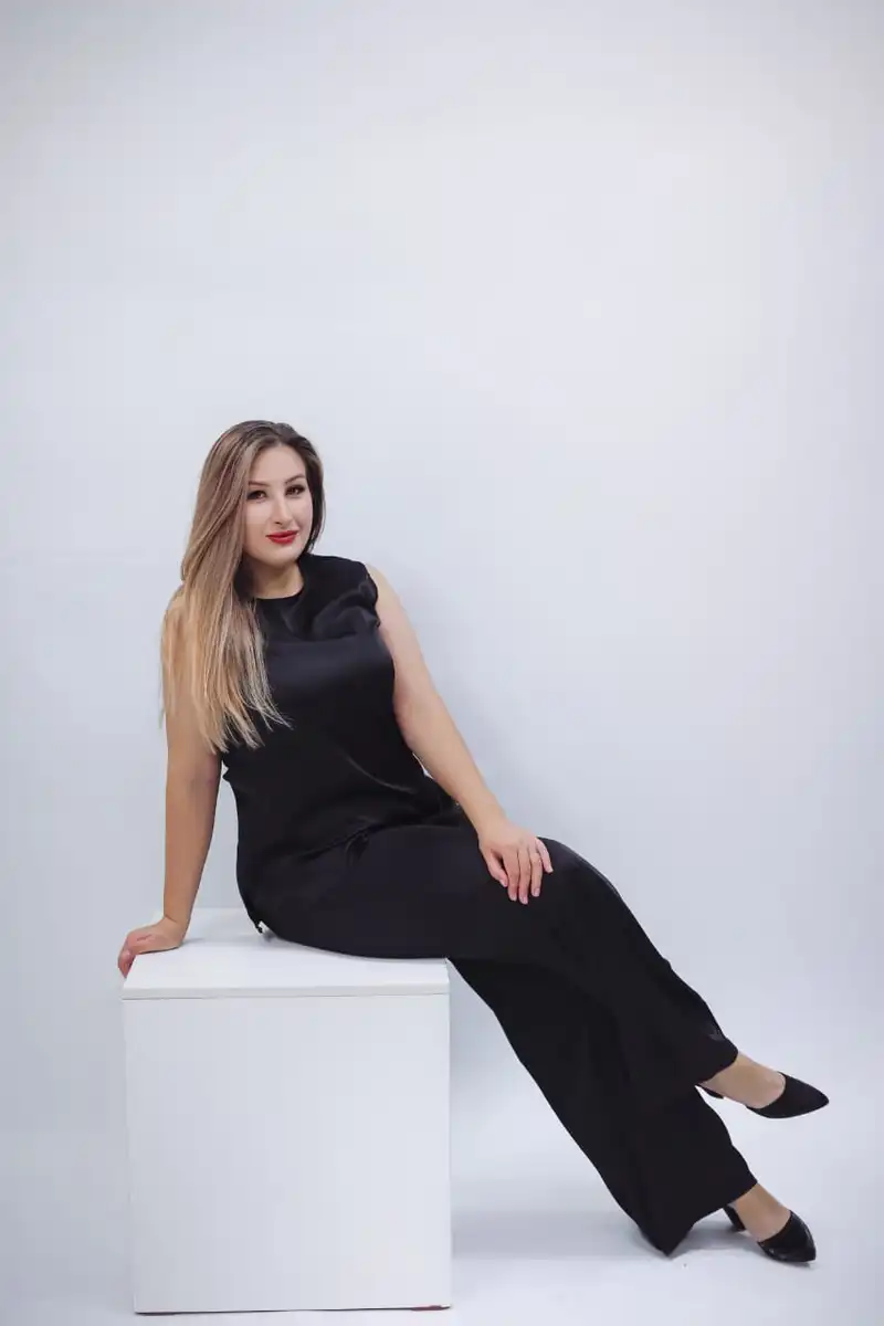 Светлана escort in Kazan