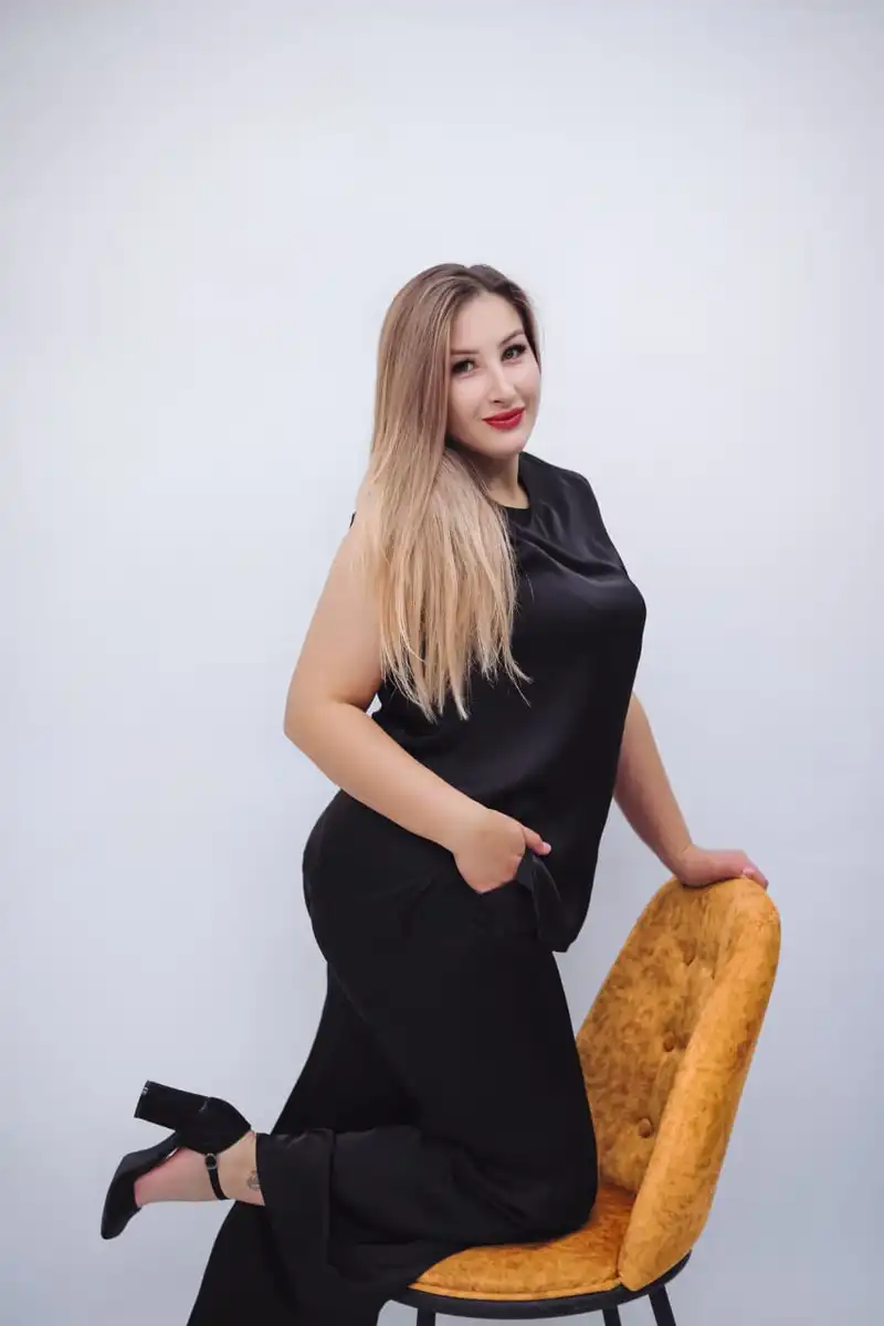 Светлана escort in Kazan