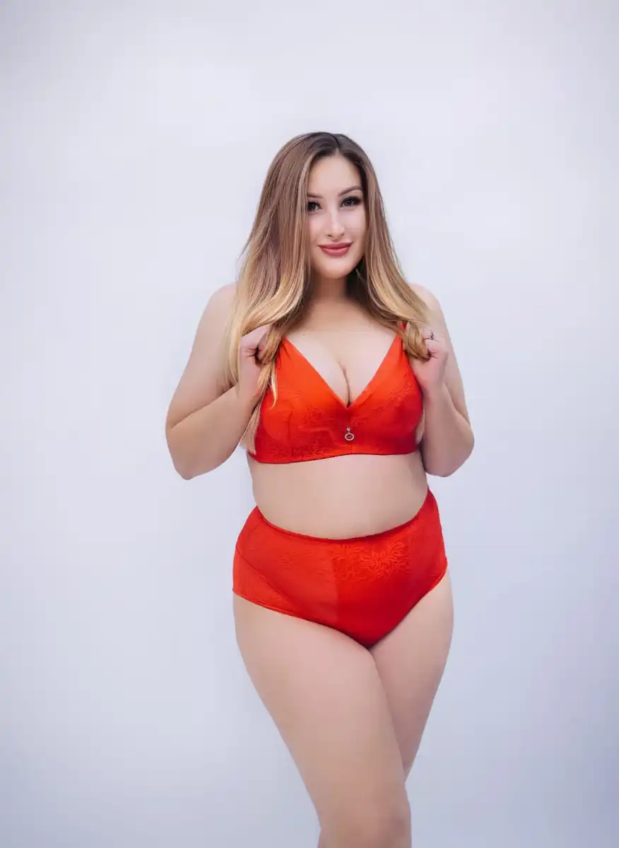 Светлана escort in Kazan