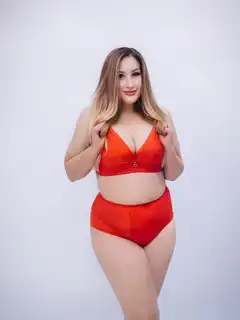 Светлана escort in Kazan