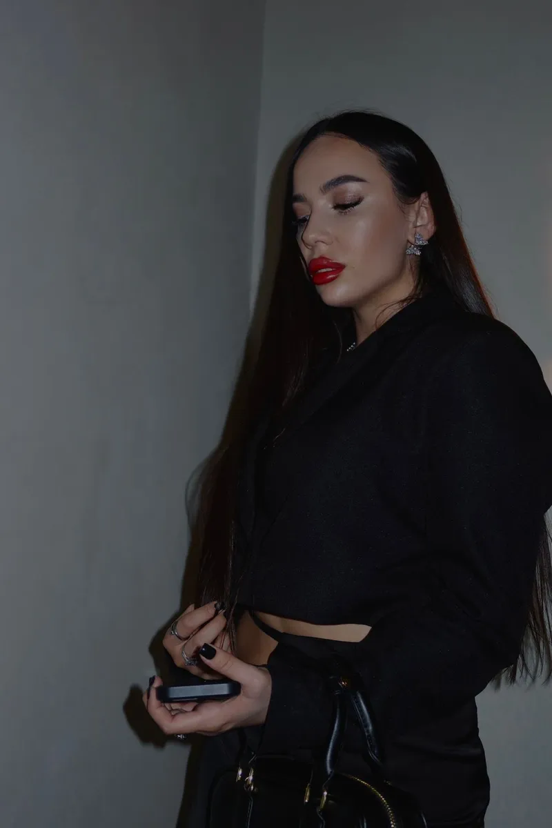 Теона escort in Kazan