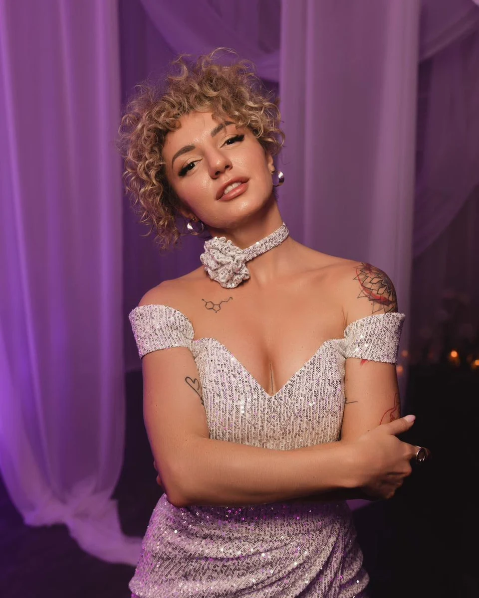 Тори escort in Kazan