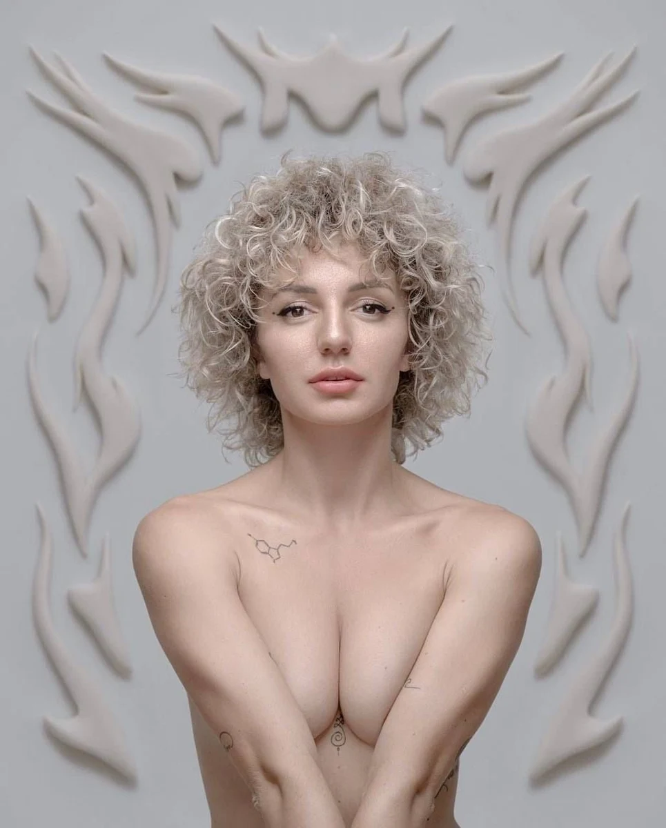 Тори escort in Kazan