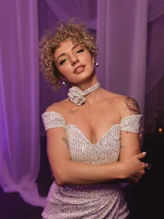 Тори escort in Kazan